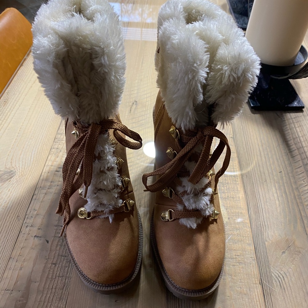 Boots - Picture 2 of 3